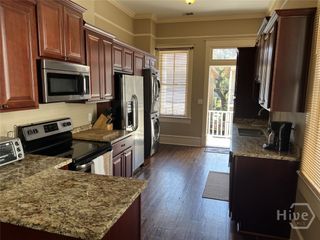 107 W 37th Street, Savannah, GA 31401