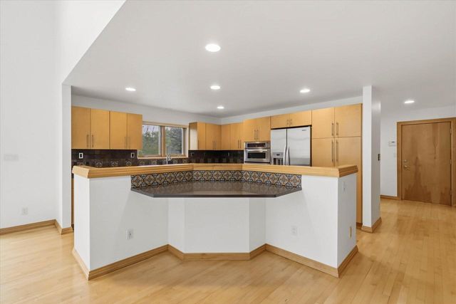 3411 W River DRIVE, Mequon, WI 53097