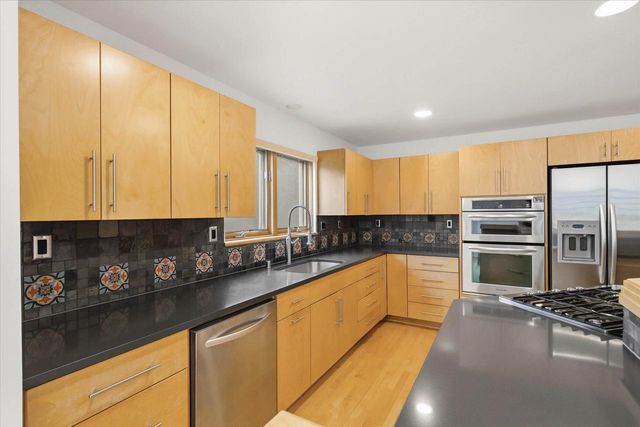3411 W River DRIVE, Mequon, WI 53097