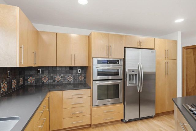 3411 W River DRIVE, Mequon, WI 53097
