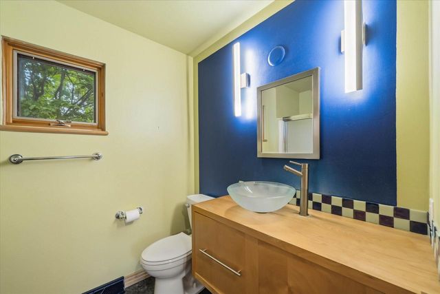 3411 W River DRIVE, Mequon, WI 53097