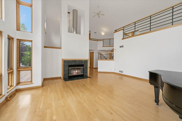 3411 W River DRIVE, Mequon, WI 53097
