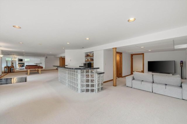 3411 W River DRIVE, Mequon, WI 53097