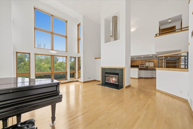 3411 W River DRIVE, Mequon, WI 53097