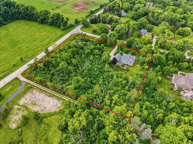 3411 W River DRIVE, Mequon, WI 53097