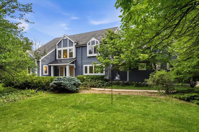 3411 W River DRIVE, Mequon, WI 53097