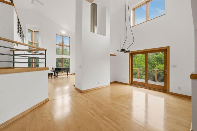 3411 W River DRIVE, Mequon, WI 53097