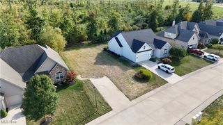 335 Copper Creek, Amherst, OH 44001
