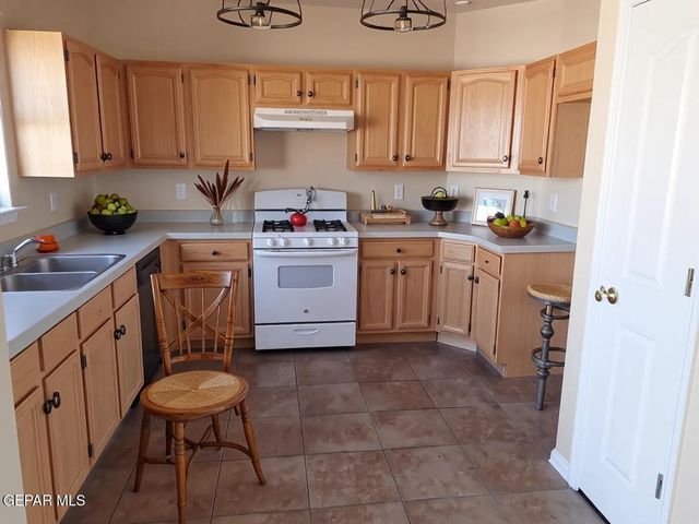 3713 LA CUESTA Drive, El Paso, TX 79936