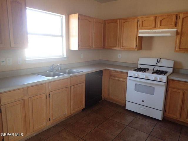 3713 LA CUESTA Drive, El Paso, TX 79936