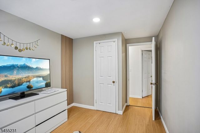 89 Knolls Rd, Bloomingdale Boro, NJ 07403