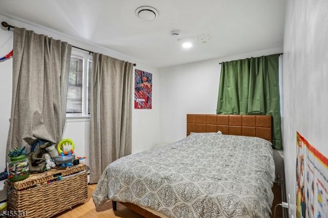 89 Knolls Rd, Bloomingdale Boro, NJ 07403