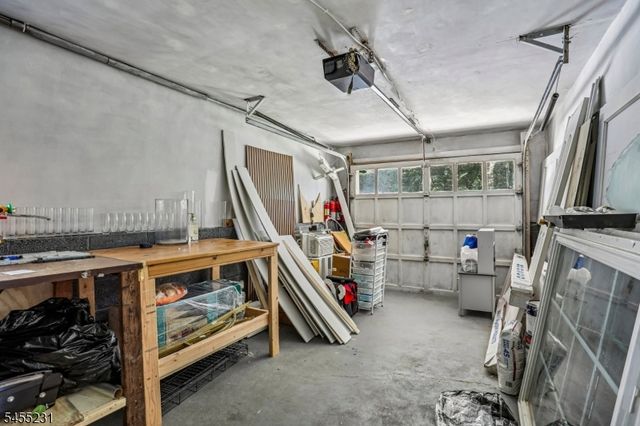 89 Knolls Rd, Bloomingdale Boro, NJ 07403