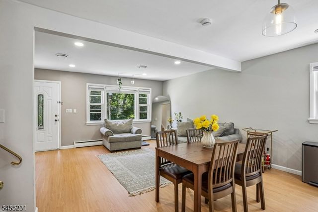 89 Knolls Rd, Bloomingdale Boro, NJ 07403