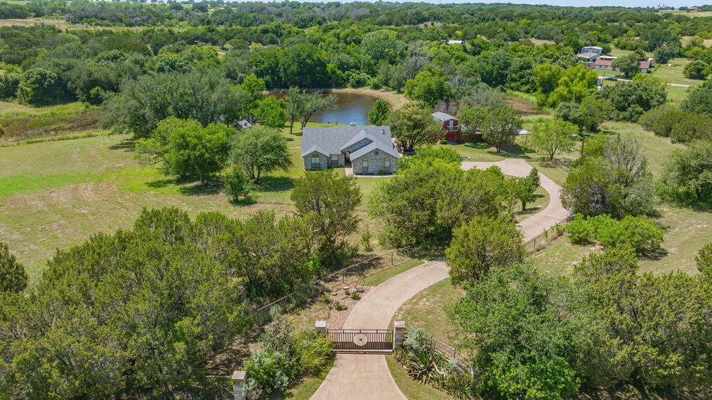 5500 Friendship Road, Tolar, TX 76476