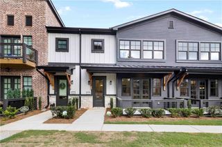947 Willingham Drive 2, Hapeville, GA 30354