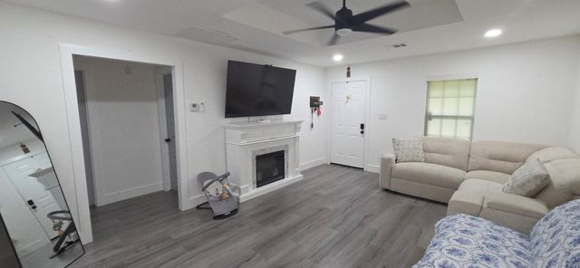 2303 Thomas Avenue, Pasadena, TX 77506
