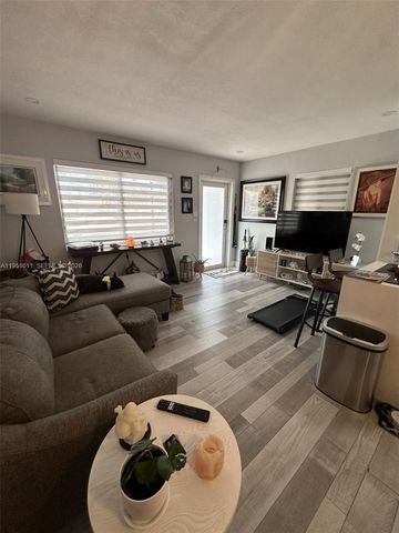 4485 SW 7th Street, Miami, FL 33134