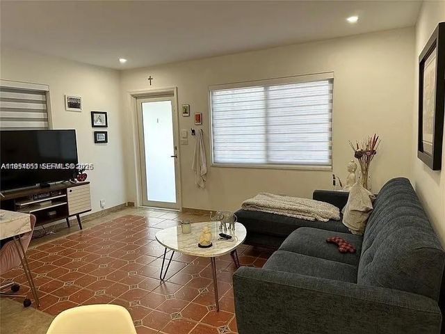 4485 SW 7th Street, Miami, FL 33134