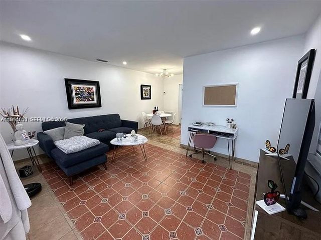 4485 SW 7th Street, Miami, FL 33134