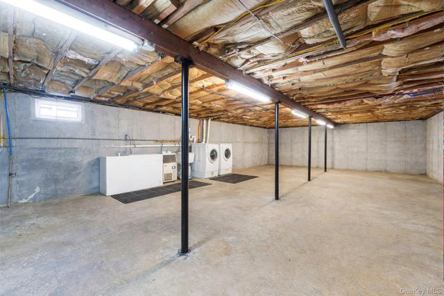 7 Hollywood Drive, Shirley, NY 11967