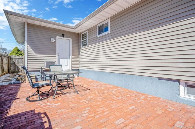 7 Hollywood Drive, Shirley, NY 11967