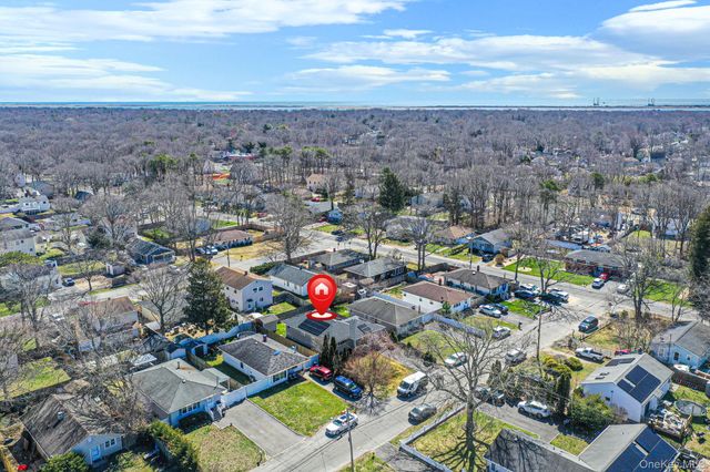 7 Hollywood Drive, Shirley, NY 11967