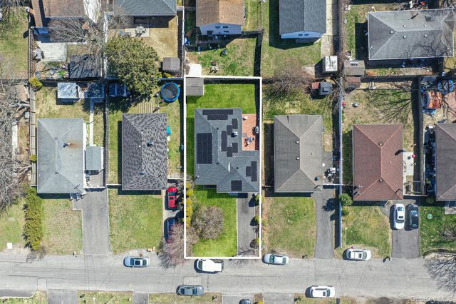 7 Hollywood Drive, Shirley, NY 11967