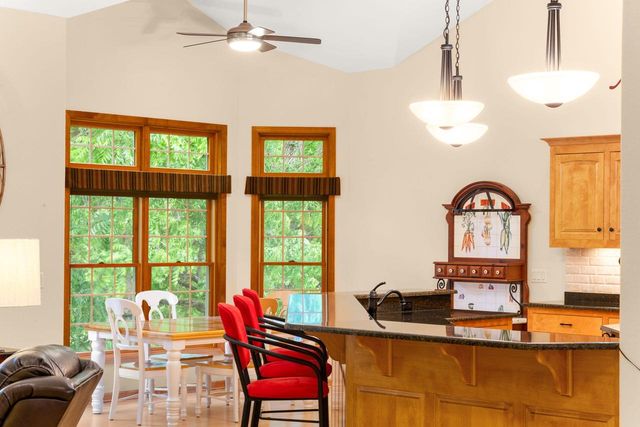315 Prairie Song DRIVE, Waukesha, WI 53188