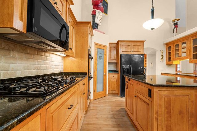 315 Prairie Song DRIVE, Waukesha, WI 53188