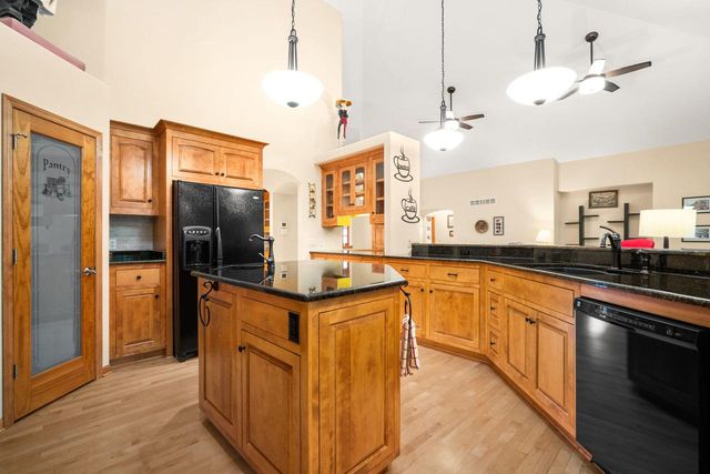315 Prairie Song DRIVE, Waukesha, WI 53188