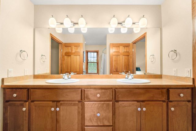 315 Prairie Song DRIVE, Waukesha, WI 53188
