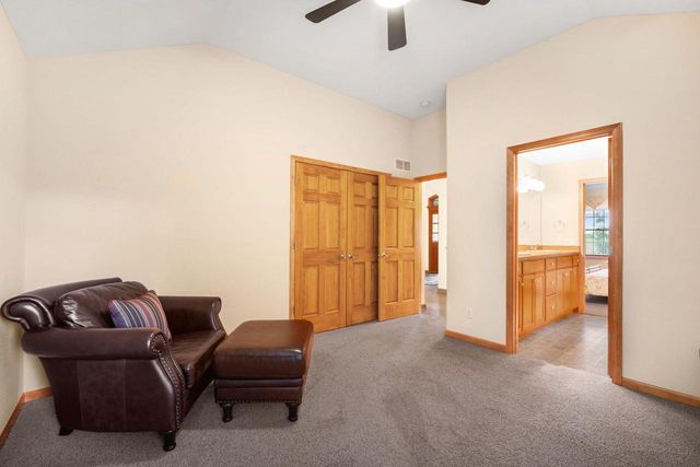 315 Prairie Song DRIVE, Waukesha, WI 53188