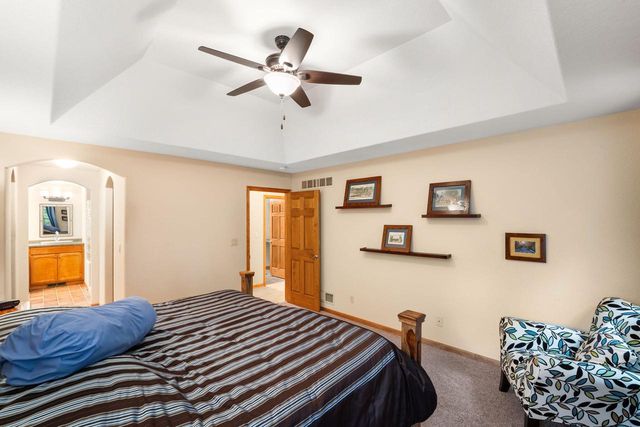 315 Prairie Song DRIVE, Waukesha, WI 53188