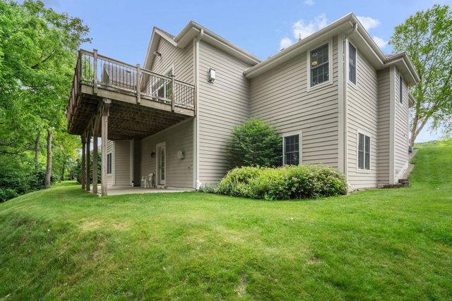 315 Prairie Song DRIVE, Waukesha, WI 53188