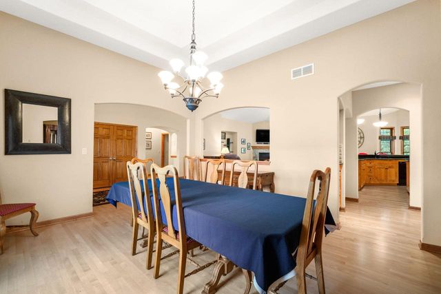 315 Prairie Song DRIVE, Waukesha, WI 53188