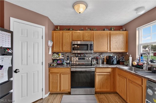 2698 Dutch Circle NE, Canton, OH 44721