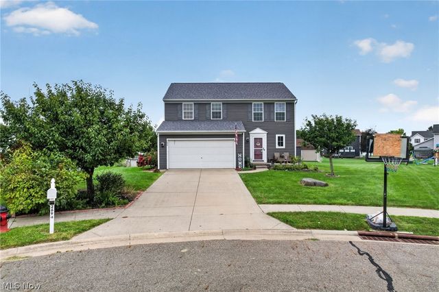 2698 Dutch Circle NE, Canton, OH 44721