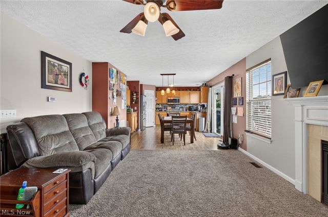 2698 Dutch Circle NE, Canton, OH 44721