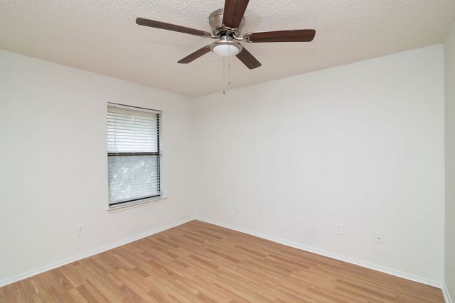 1445 Weiler Boulevard 1423, Fort Worth, TX 76112