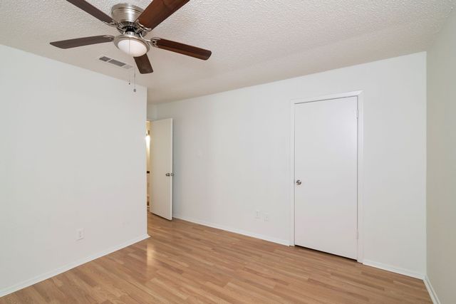 1445 Weiler Boulevard 1423, Fort Worth, TX 76112
