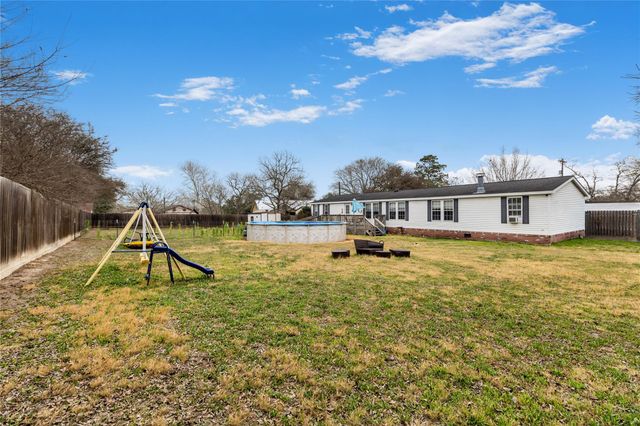 1005 Baumgarten, Schulenburg, TX 78956