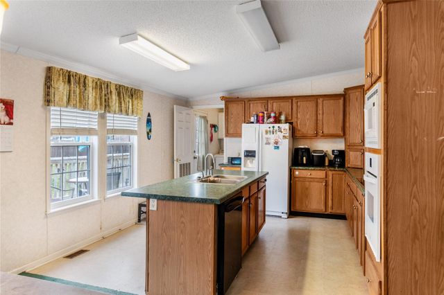 1005 Baumgarten, Schulenburg, TX 78956