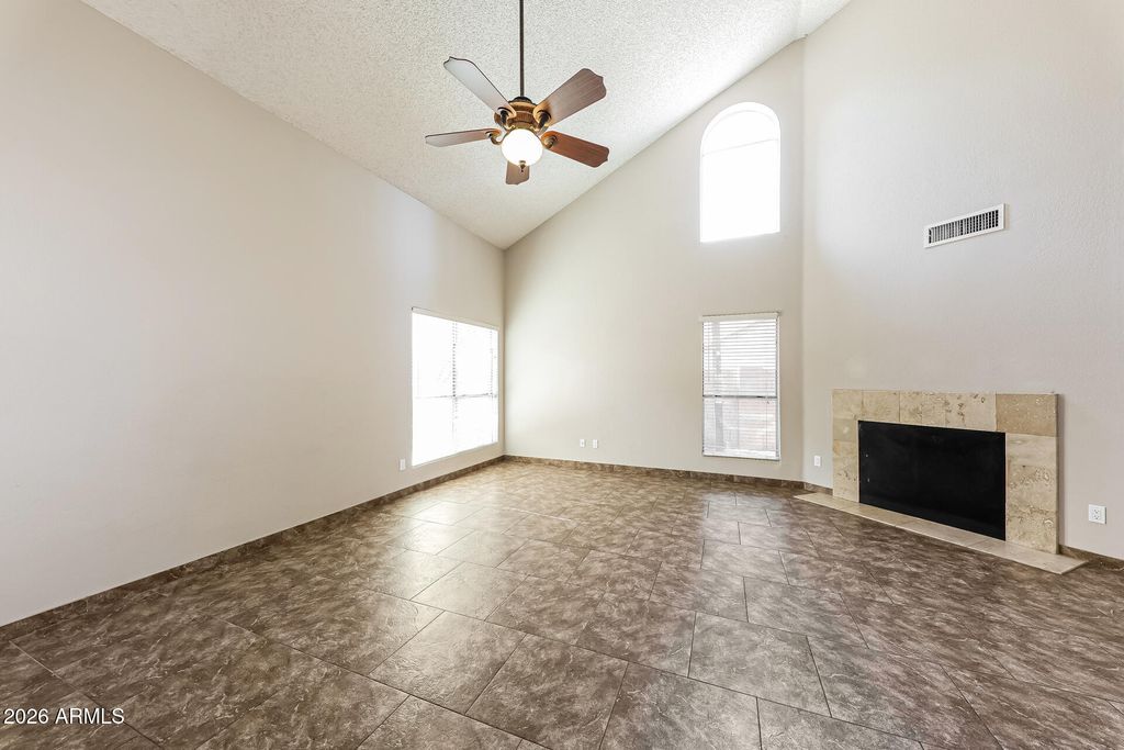 525 E TARO Lane, Phoenix, AZ 85024 — photo 2