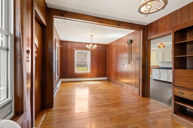 554 Hildreth St, Dracut, MA 01826
