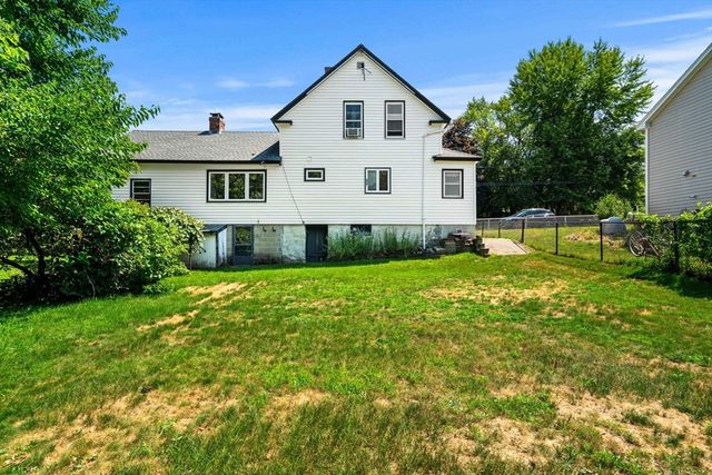554 Hildreth St, Dracut, MA 01826
