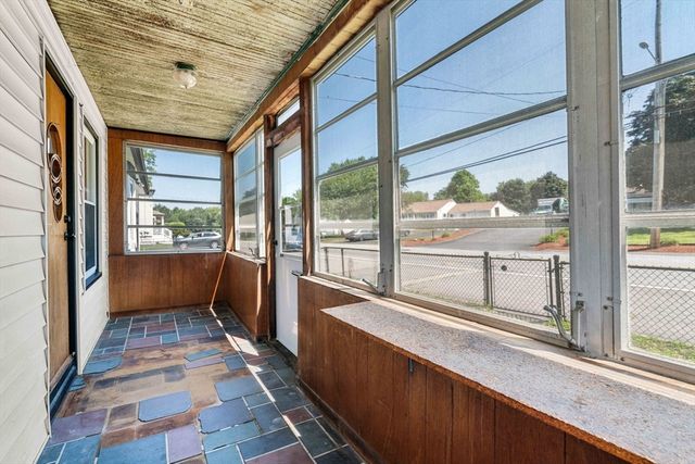 554 Hildreth St, Dracut, MA 01826