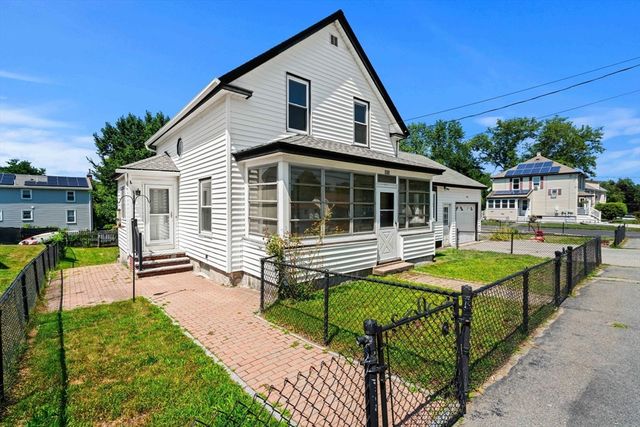 554 Hildreth St, Dracut, MA 01826