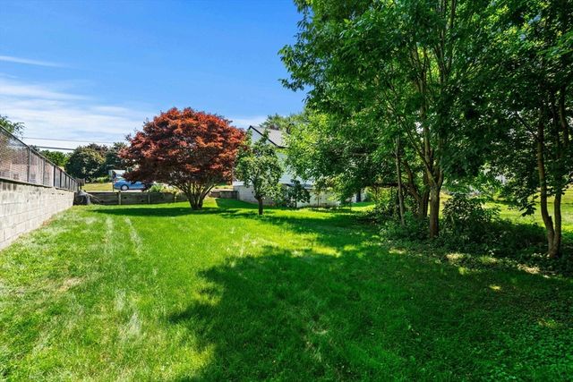 554 Hildreth St, Dracut, MA 01826