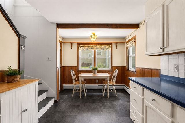 554 Hildreth St, Dracut, MA 01826